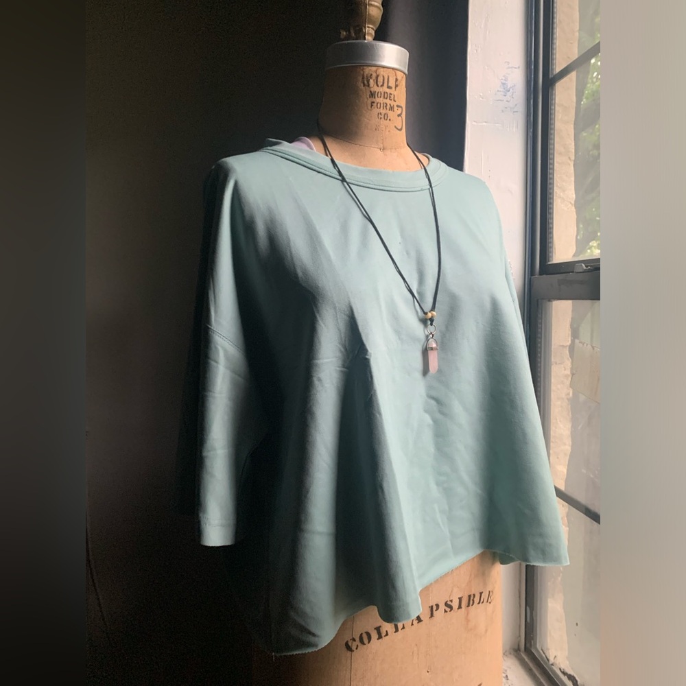 Athletic cropped t shirt